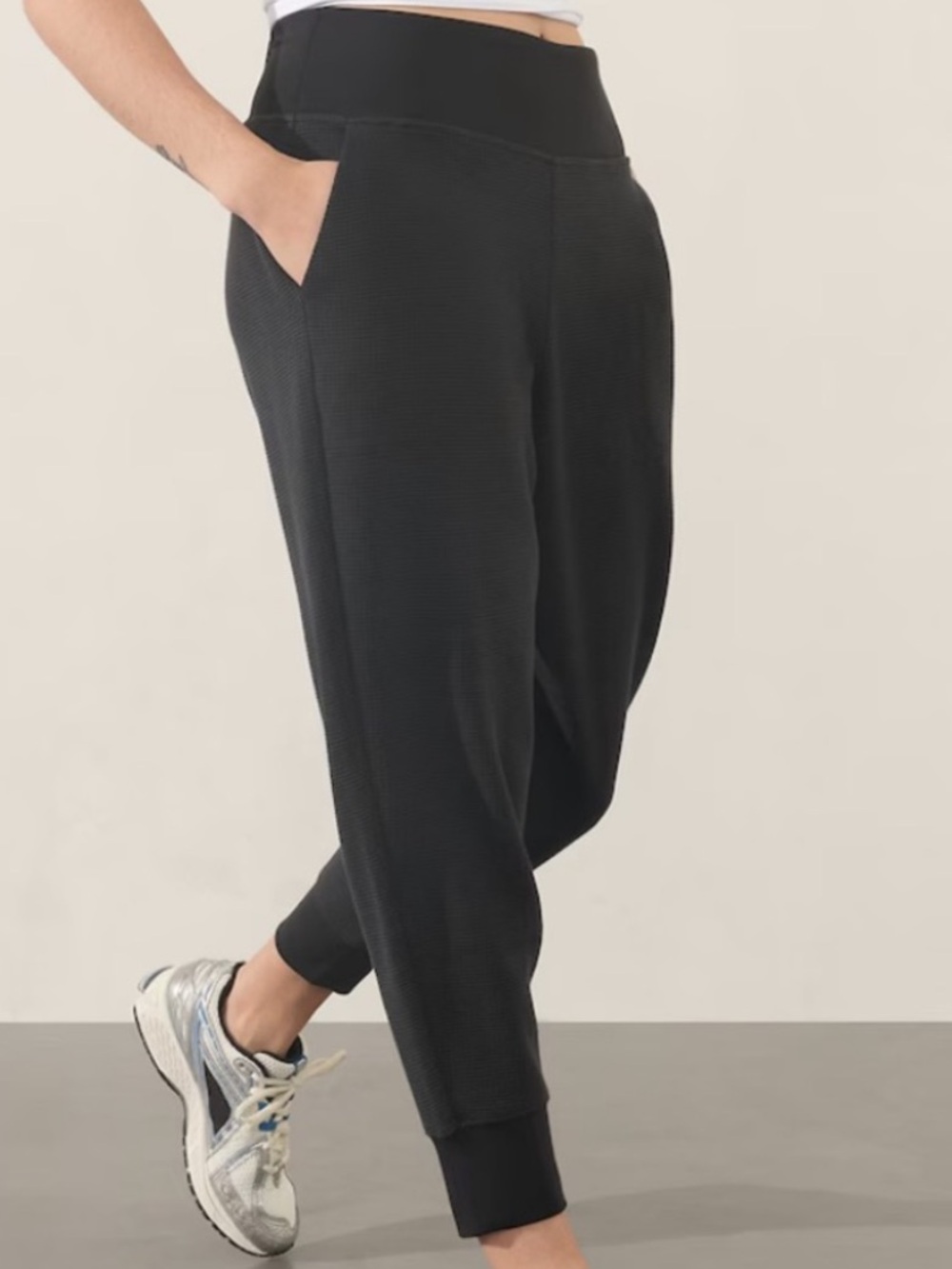 ATHLETA Black Coaster Luxe Waffle
High Rise Jogger